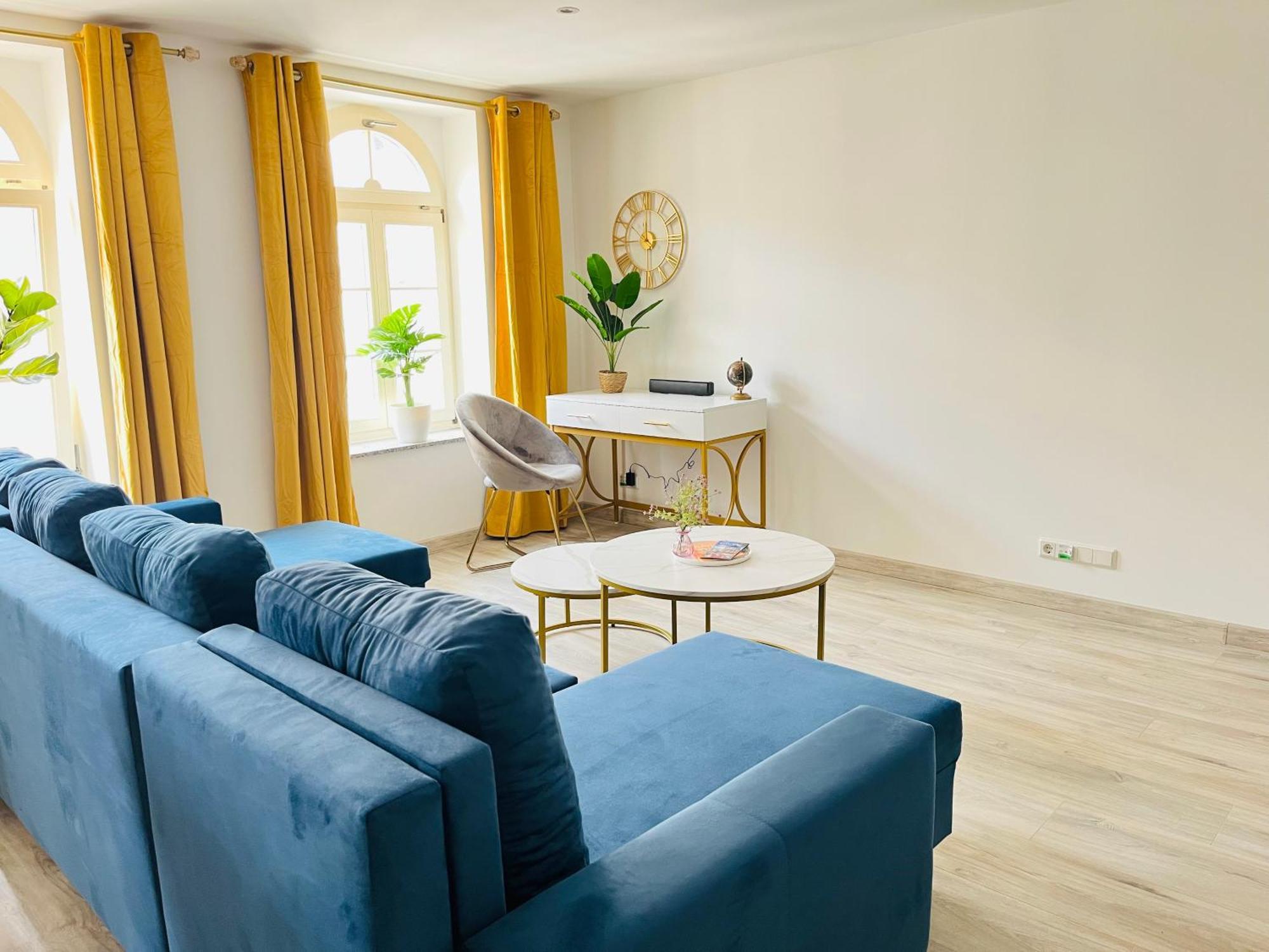 Filmap-Charmant-Modern-Zentral-Balkon-Beamer-Spieletisch ゲルリッツ エクステリア 写真