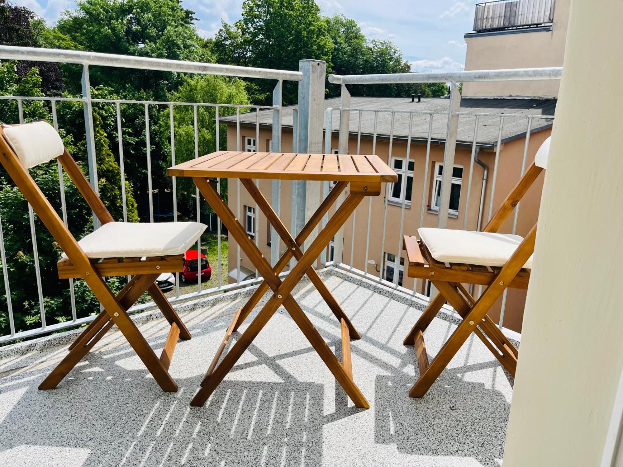 Filmap-Charmant-Modern-Zentral-Balkon-Beamer-Spieletisch ゲルリッツ エクステリア 写真